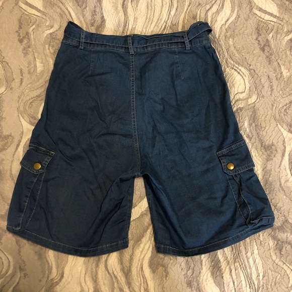 Fashion nova shorts - Picture 3 of 3